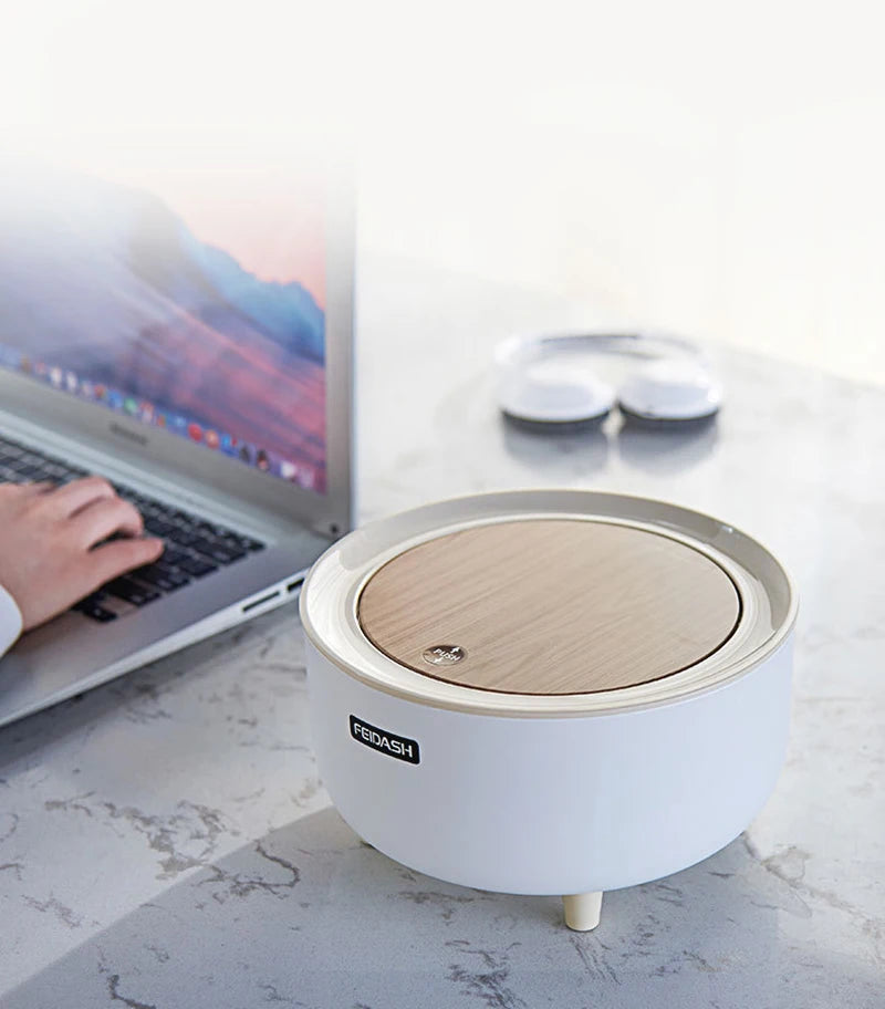 Mini table trash can