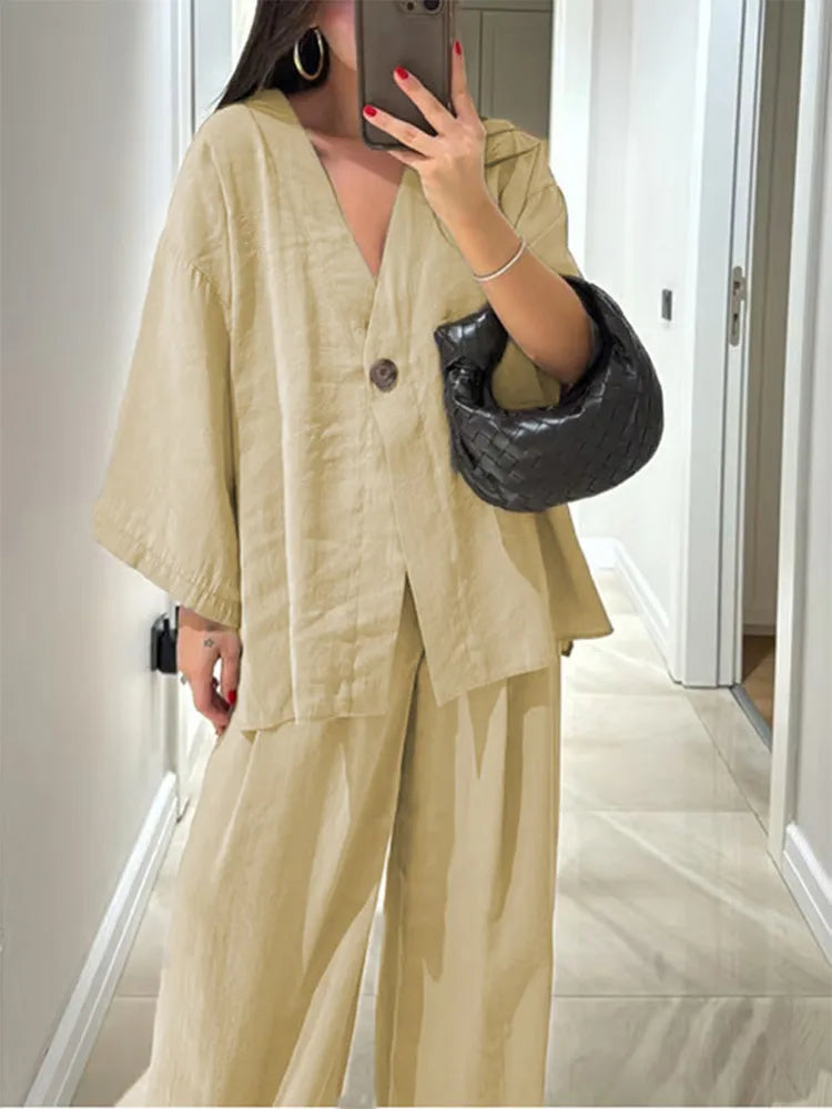 Elegante women's set – wide-leg pants made from linen-cotton blend and simple long-sleeve top