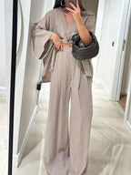 Elegante women's set – wide-leg pants made from linen-cotton blend and simple long-sleeve top