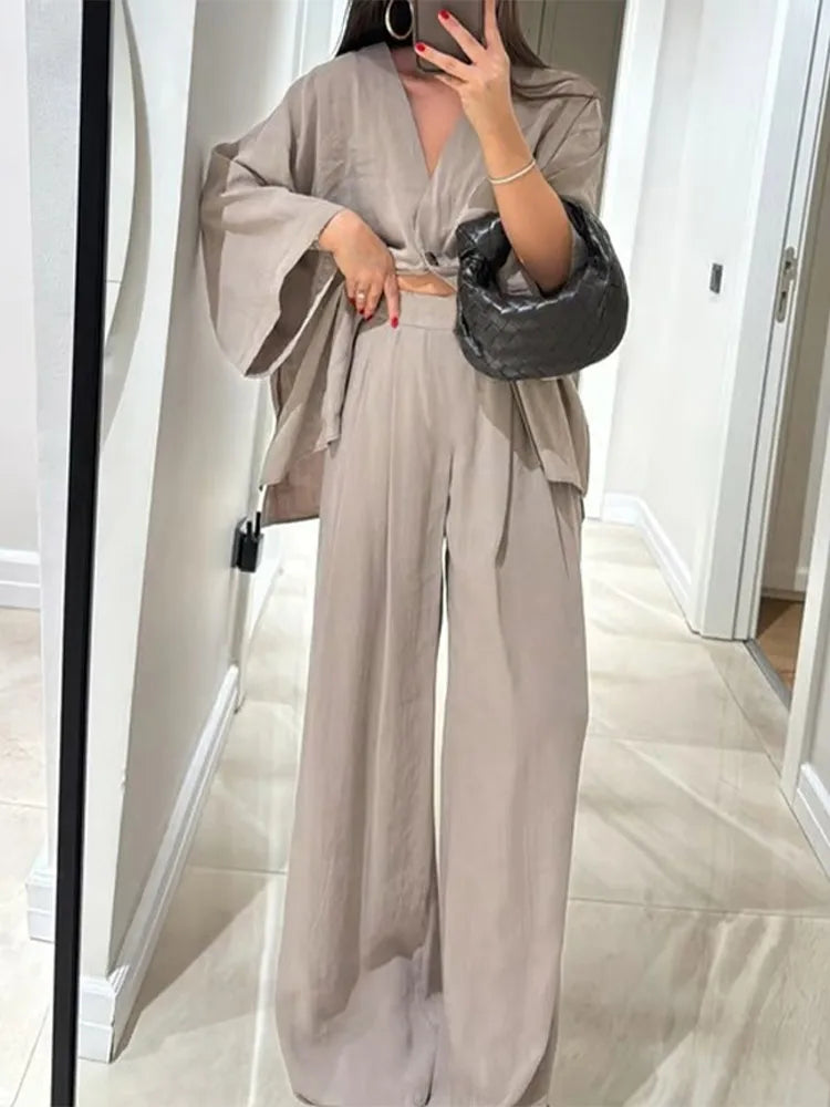 Elegante women's set – wide-leg pants made from linen-cotton blend and simple long-sleeve top