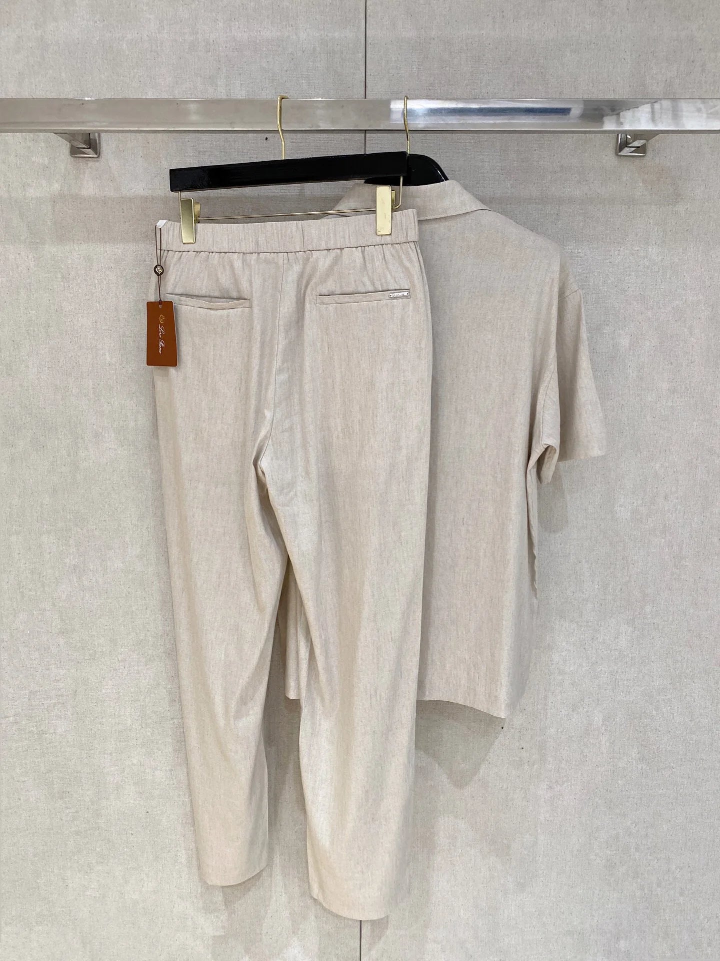 LP luxury set made from Italian Tencel and linen – old money style with short-sleeve shirt and elegant pants