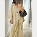 Elegante women's set – wide-leg pants made from linen-cotton blend and simple long-sleeve top