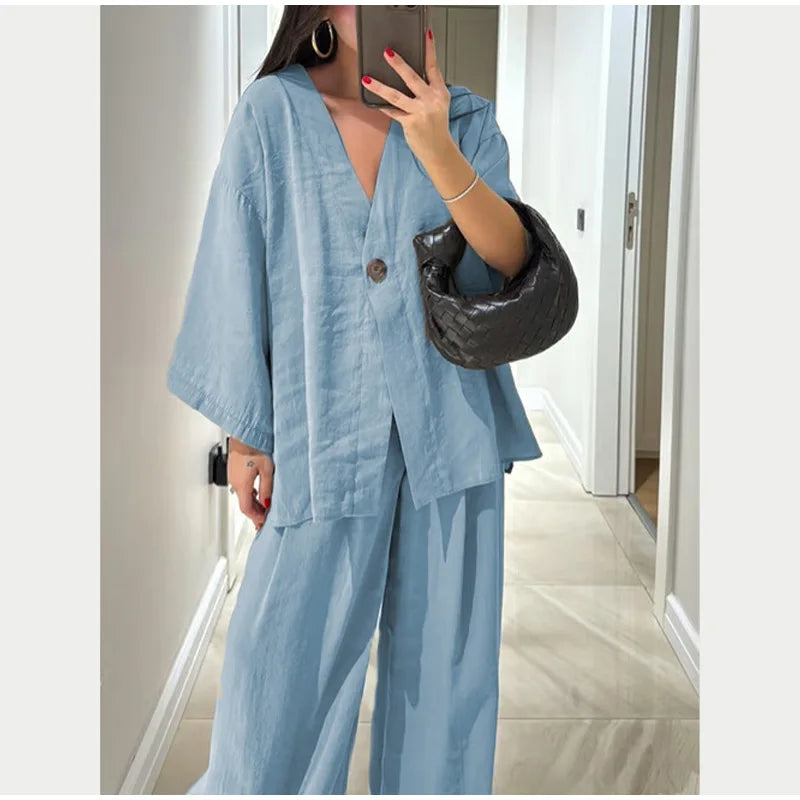 Elegante women's set – wide-leg pants made from linen-cotton blend and simple long-sleeve top